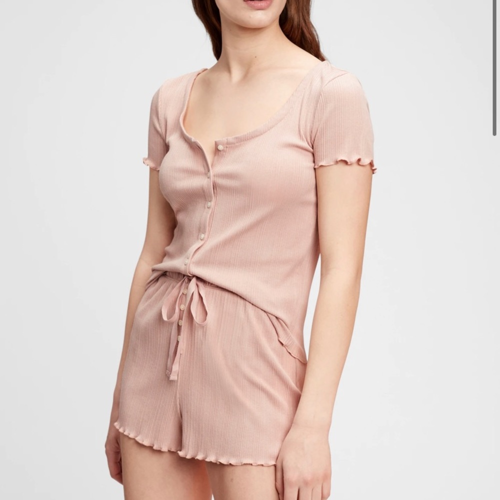 NWT GAP Modal Ribbed T-Shirt and‎ Shorts (SET)